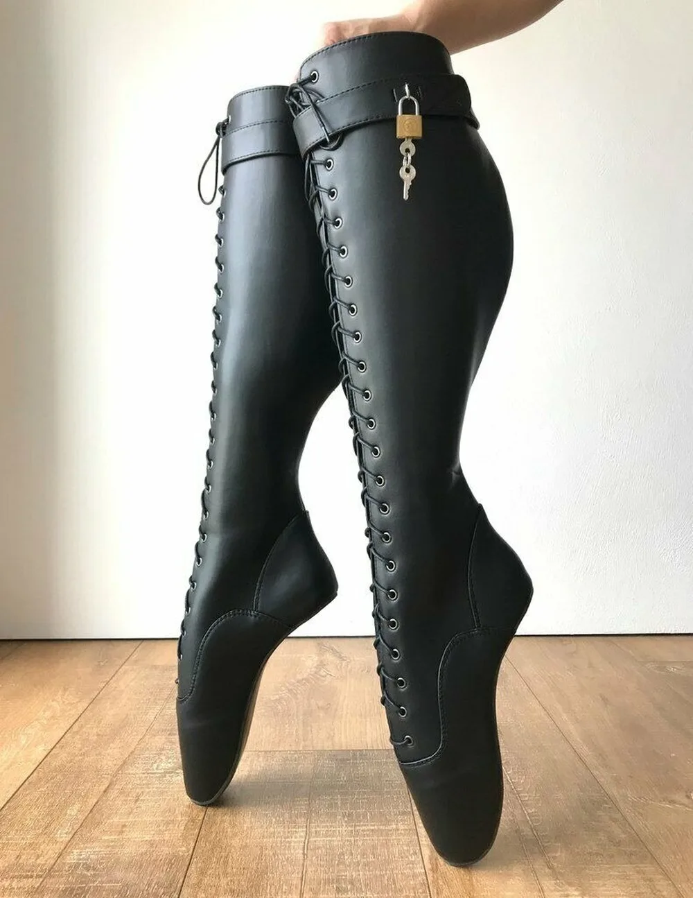 Женские Балетные ботинки Heelless закрываемые танцевальные с острым носком