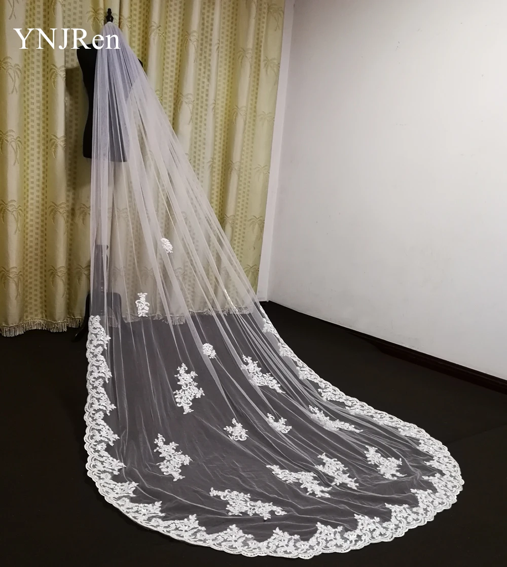 Фата свадебная белая/цвета слоновой кости кружевная с металлическим гребнем