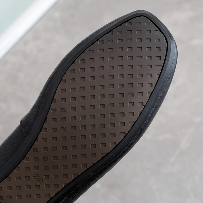 Туфли женские на плоской подошве повседневные лоферы мягкие мокасины без