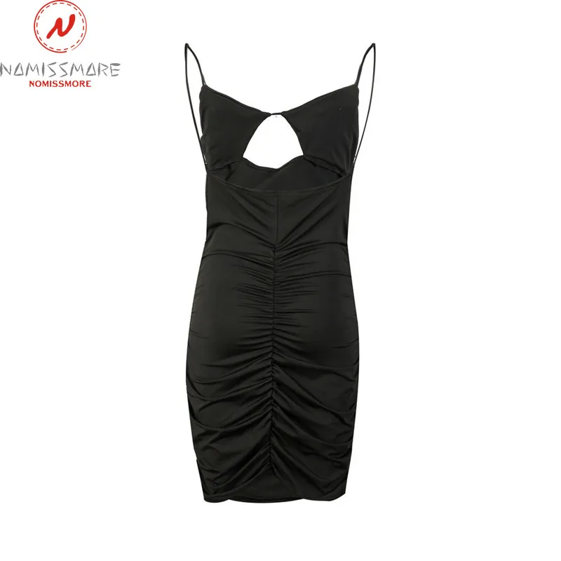 Женское облегающее платье на бретельках без рукавов с открытой спиной
