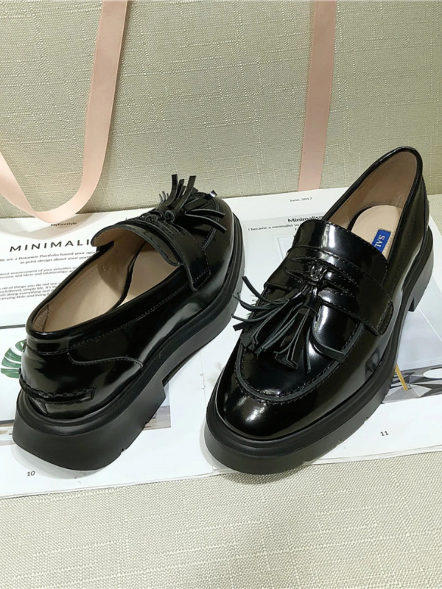 

2021 Spring New Black Pearl Star With The Same Wild Round Toe Thick Heels English Style Loafers Women's Single Shoes Trendy