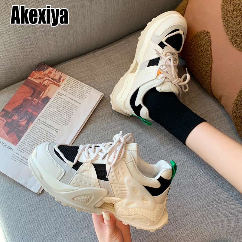 Женские кроссовки для тренировок модные на массивной платформе в Корейском