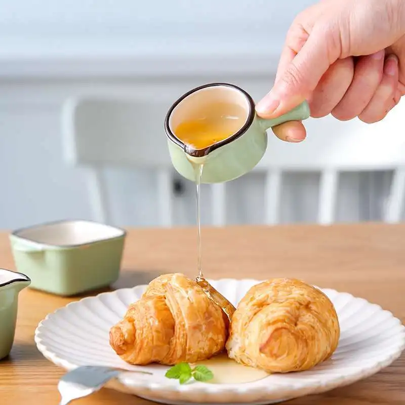 

Short handle ceramic small milk jug sauce dish European-style salad tomato sauce dish kitchen tableware
