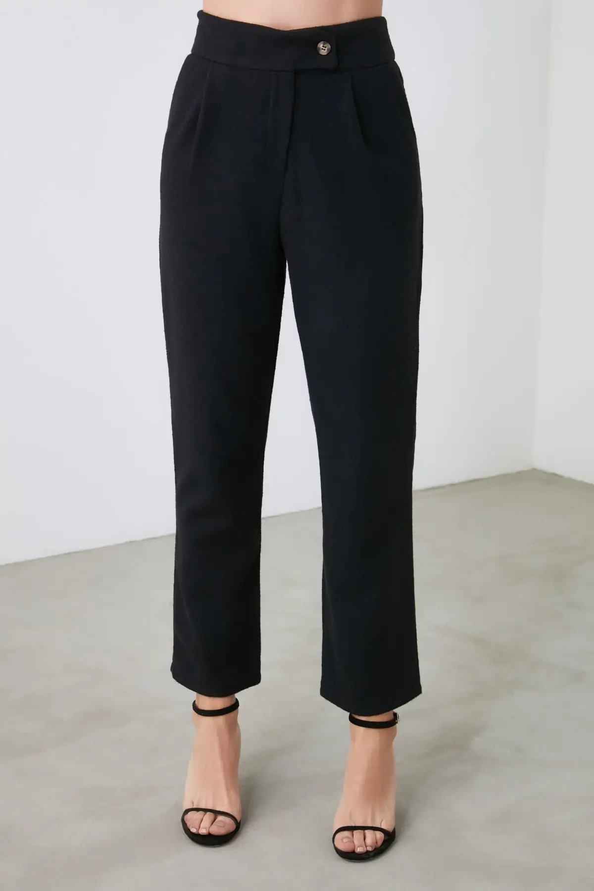 

Trendyol Basic Pants TWOAW21PL0665