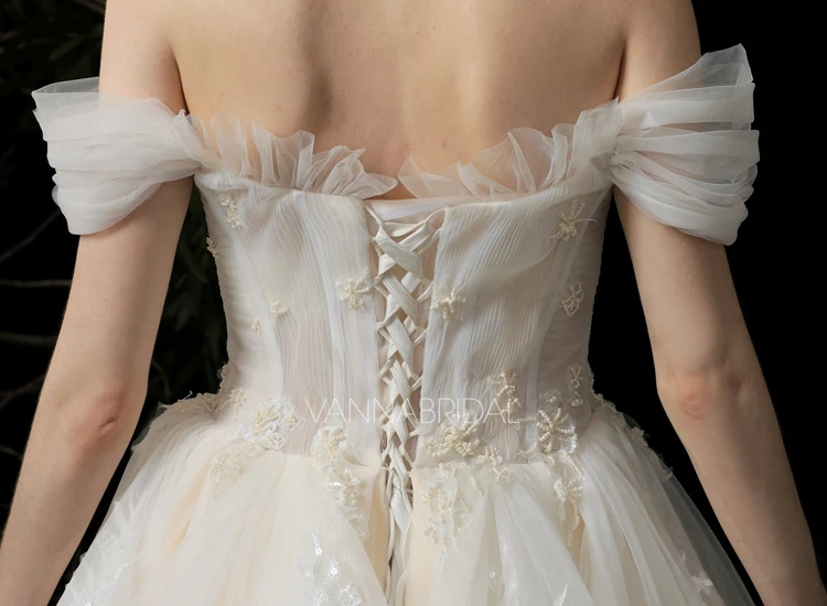 

Off Shoulder Champagne Puff Layered Short Sleeve Tulle Wedding Dress Ball Gown Lace
