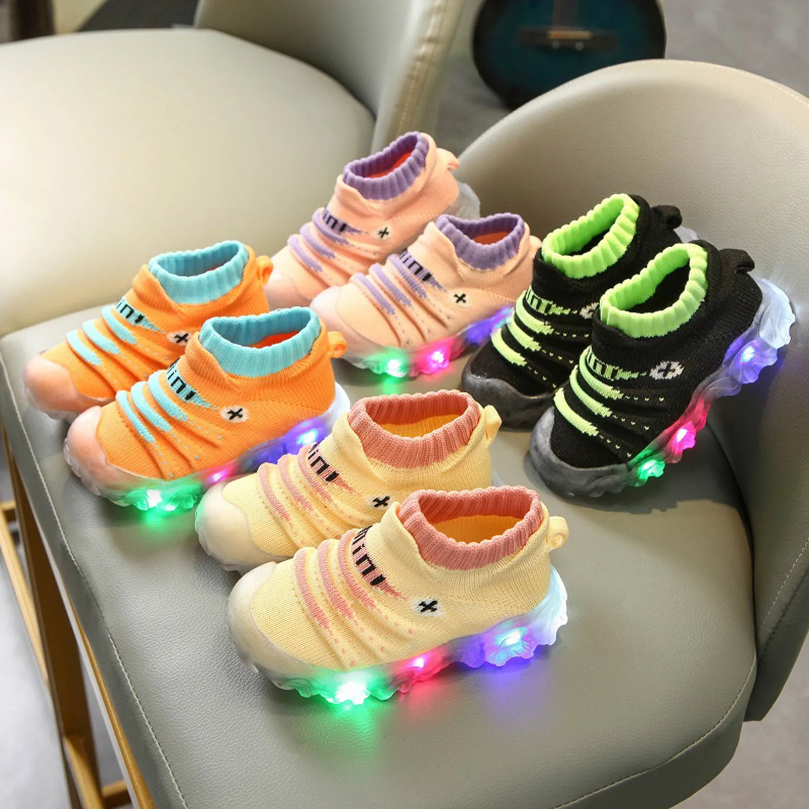 

New Children Sneakers Toddler Baby Gilrs Boys LED Glow Breathable Kids Mesh Flying Knit Letter Luminous Socks Sport Run Shoes