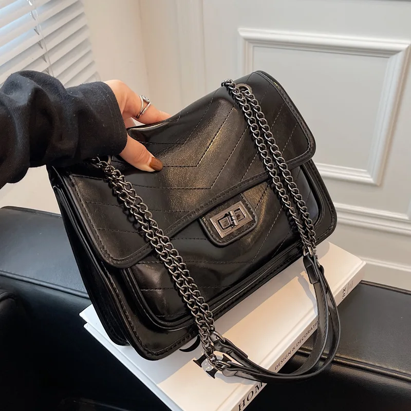 

High-quality Ladies Large-capacity Shoulder Bag2021New Female Bag Fashion Embroidery Thread Small Square Bag Chain Messenger Bag