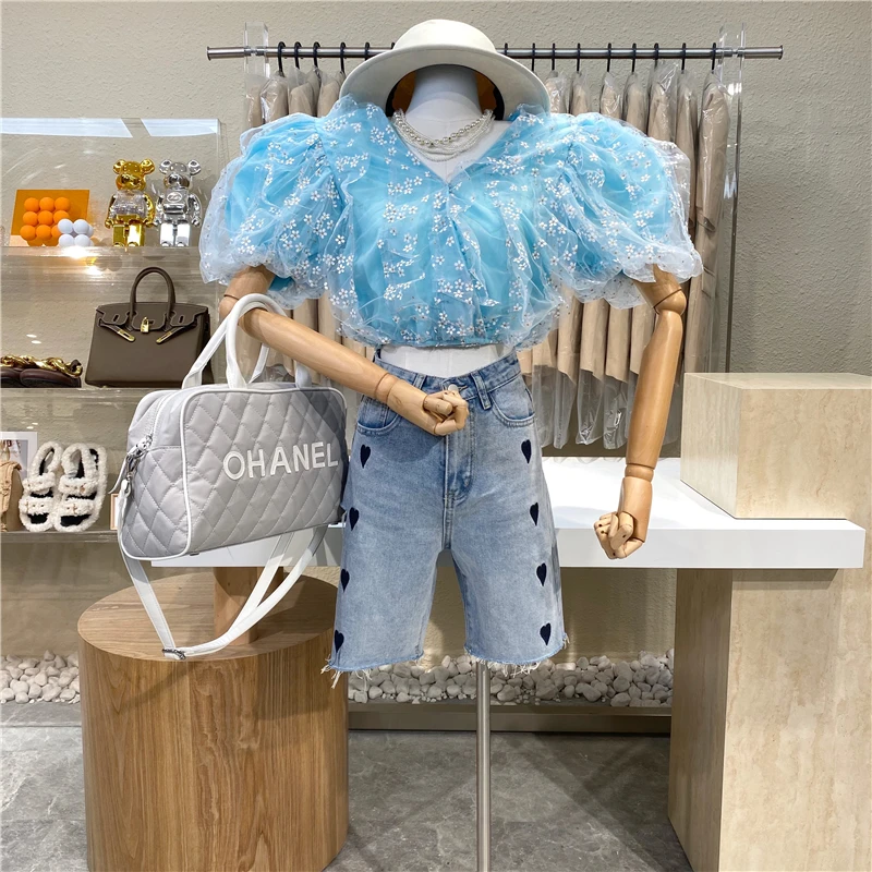 

Niche Design 2021 V-neck Three-dimensional Flower Top Sweet Short Sleeve Top