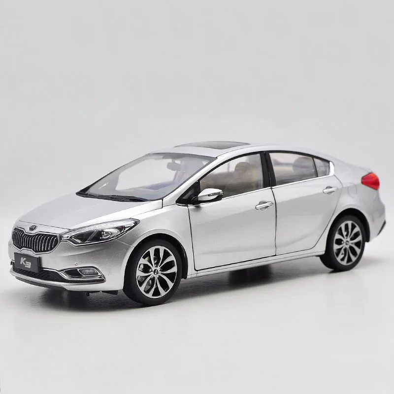 Литая модель автомобиля из сплава 1:18 Dongfeng Yueda Kia K3 3 Игрушечная игрушечная