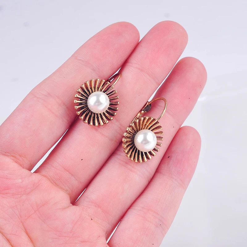 Женские винтажные серьги подвески золотого цвета с искусственным жемчугом и