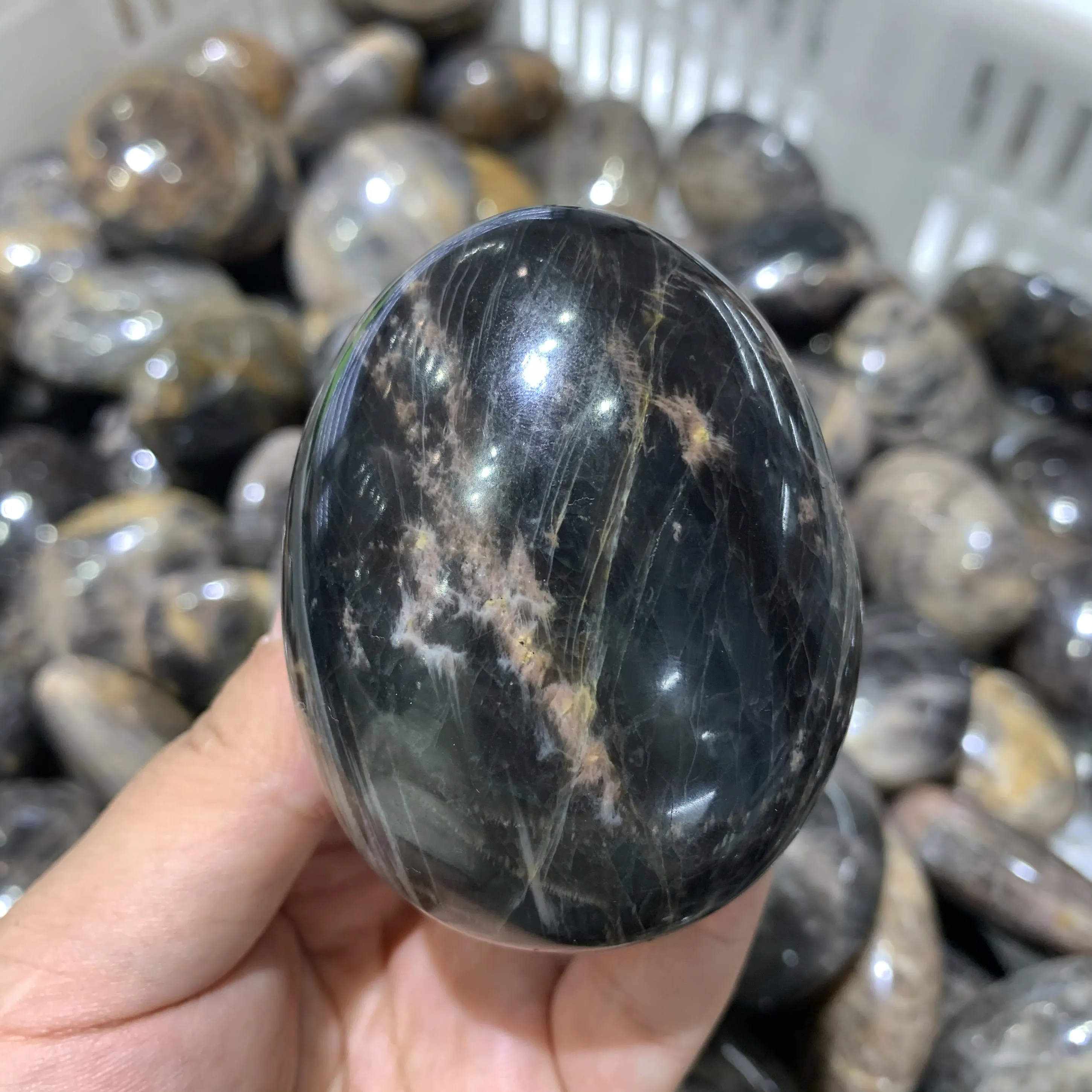 

Hot Sell Moonlight Ash Palm Ornaments Healing Crystal Stone Minerale Gemstone For Home Decor