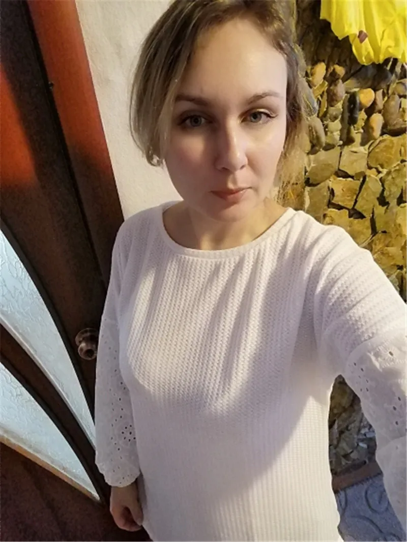 

Elegant Embroidery Floral Hollow Out Blouse Shirt Women Lantern Sleeve Tops Spring Autunm Casual O-Neck Loose Blusas Plus Size