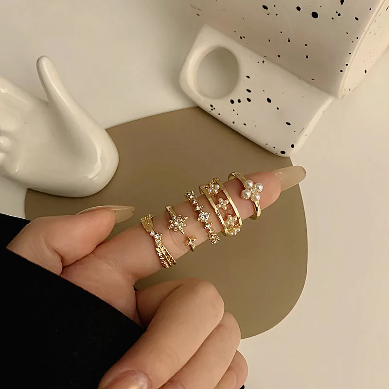 

5pcs/set 2021 New Vintage Gold Color Crystal Rings Set For Women Simulated Pearl Boho Knuckle Finger Ring Female Fashion Jewelry