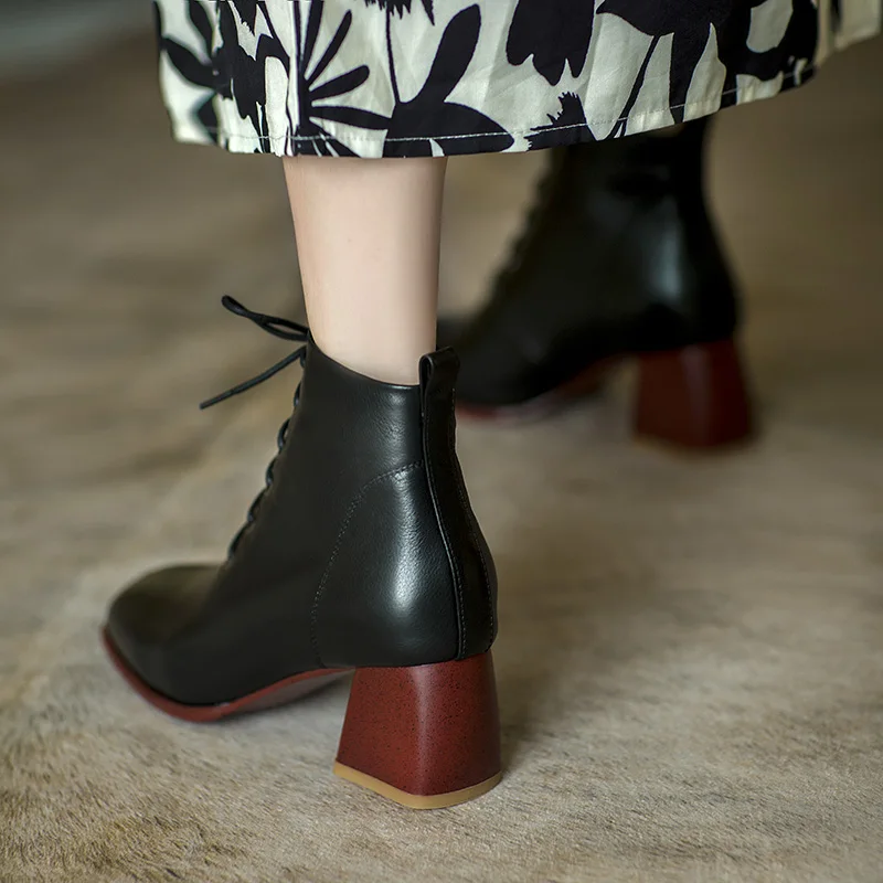 

Женские ботильоны LIBIELIY из натуральной коровьей кожи, красивые осенние полусапожки на плоской подошве, с квадратным носком, на шнуровке, в бр...