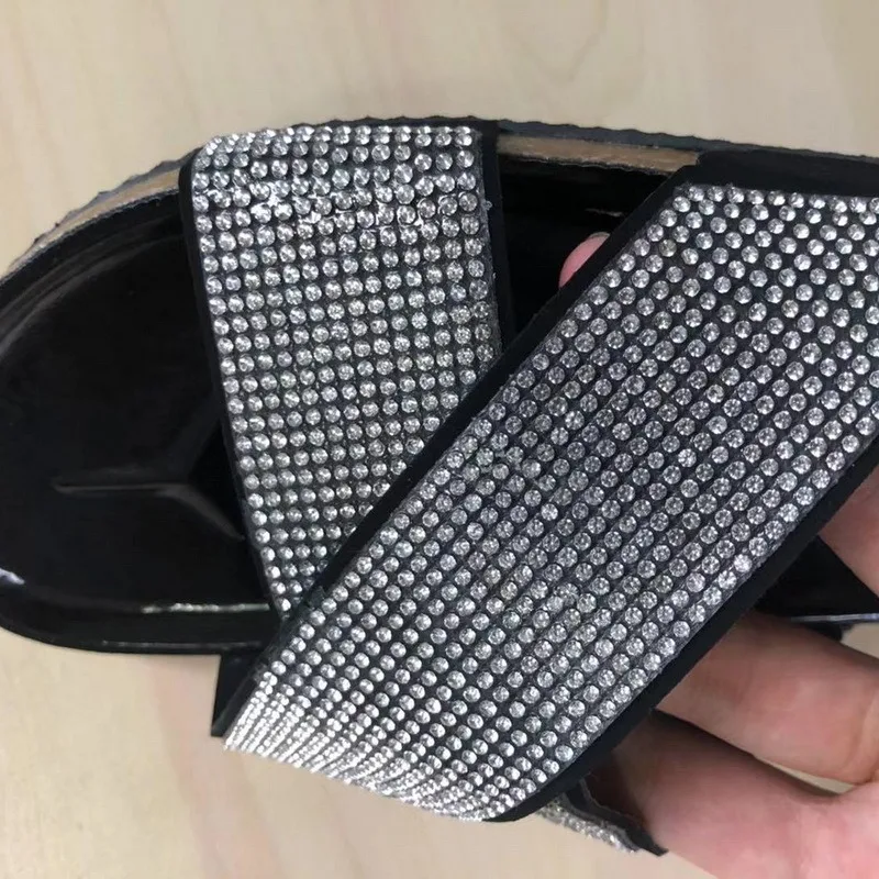 

2021Summer Women Sandals Casual Soft Ladies Flat Slippers Trendy Sandals Women Shiny Cross-belt Sandals Female Fashion Flat Shoe