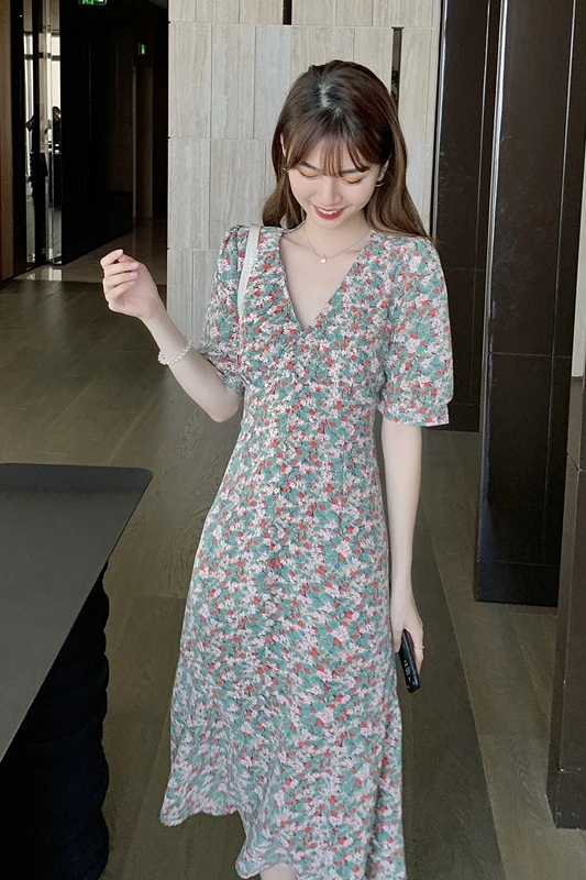 

Women's Green Small Floral Dress Female Summer French Dress Retro V-neck Short Sleeve Waist Thin Oil Painting Dress Midi Dress