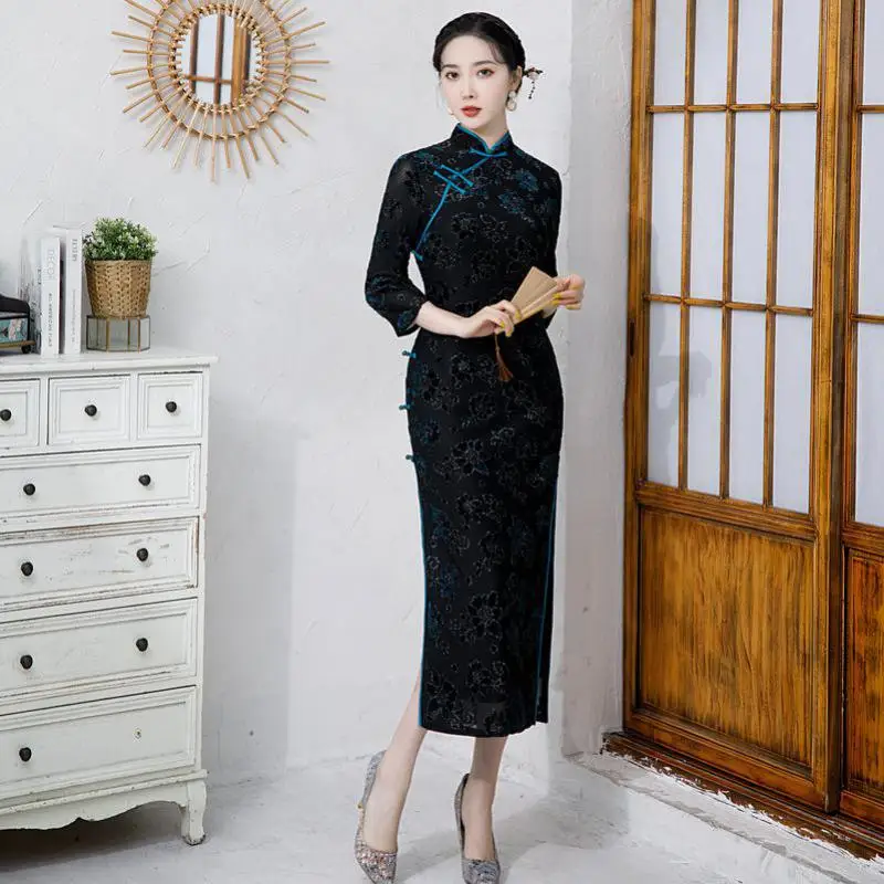 

Платье-Ципао женское велюровое с цветочным принтом, пикантное облегающее вечернее в традиционном китайском стиле, на пуговицах, с воротник...