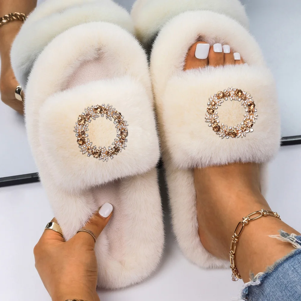 Women's Slippers Faux Fur Bling Rhinestone Wreath Decor Slides Flats Sandals Fuzzy Slippers Platform Flip Flops Designer Shoes