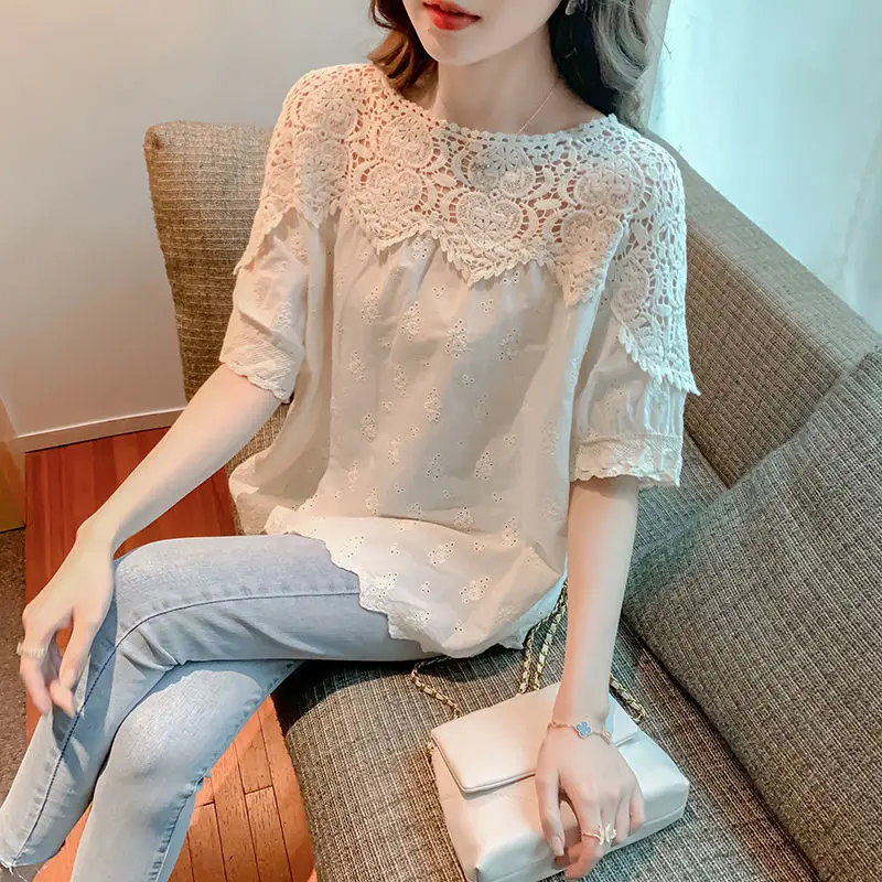 

2021 spring and summer fashion new short-sleeved women's wild loose blouse women's hollow western style shirt women