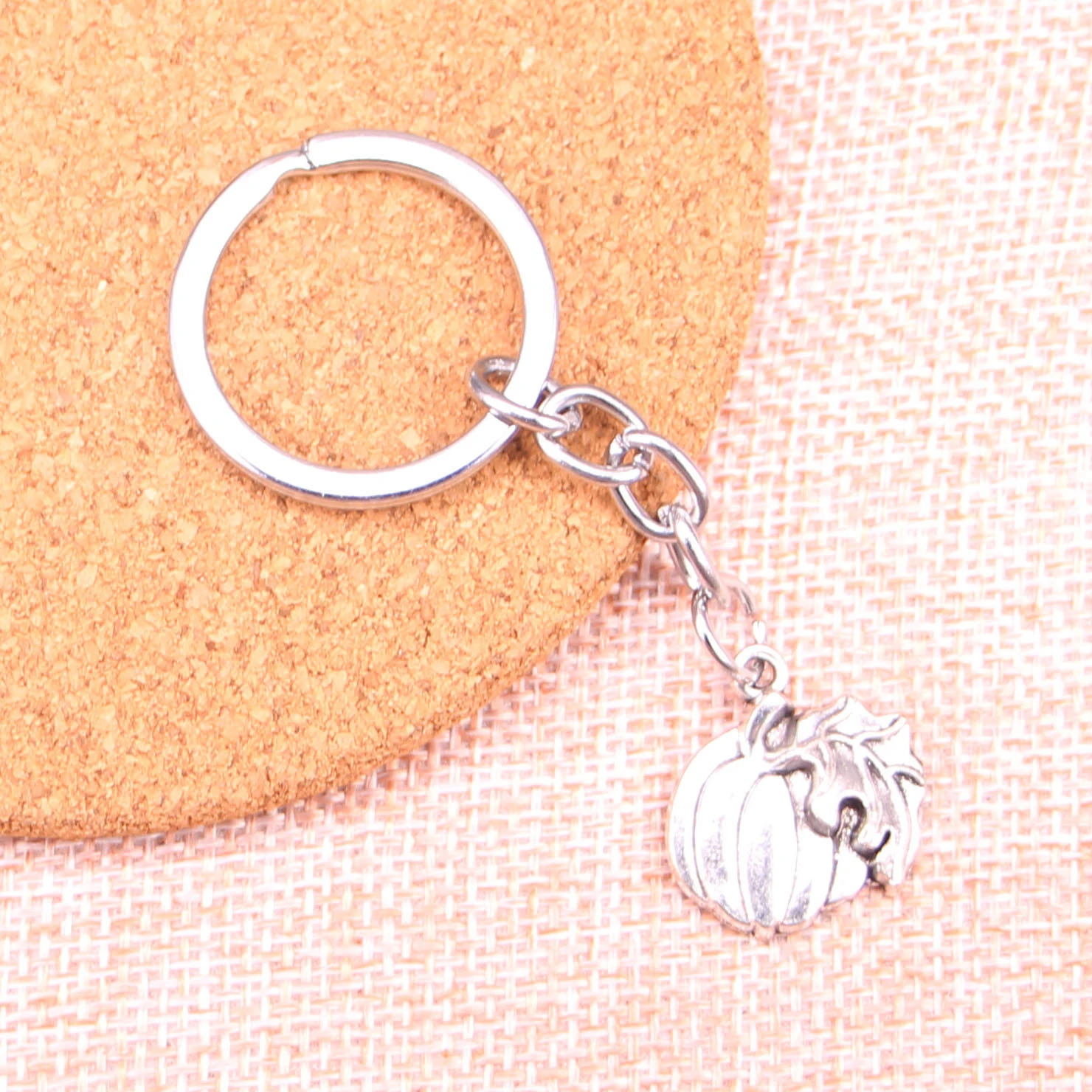 20 штук 21*18 мм подвески тыквенного листа осенью, благодарственные день благодарения, Хэллоуин, брелоки для ключей мужчин, держатель для ключей на автомобильный ключ-кольцо, сувенирные украшения.