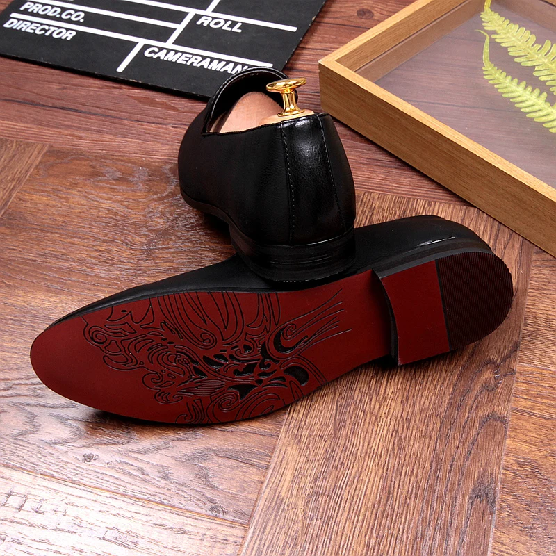 

New Men's Trendy Pointed Embroidery Oxfords Homecoming Dress Italy Style Male Wedding Shoes Zapatos Hombre Vestir