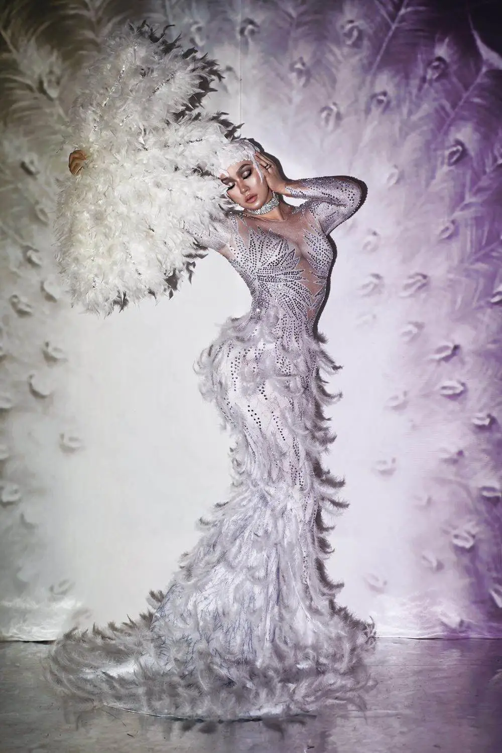 Шикарное длинное платье стразы из розового спандекса с перьями большим хвостом