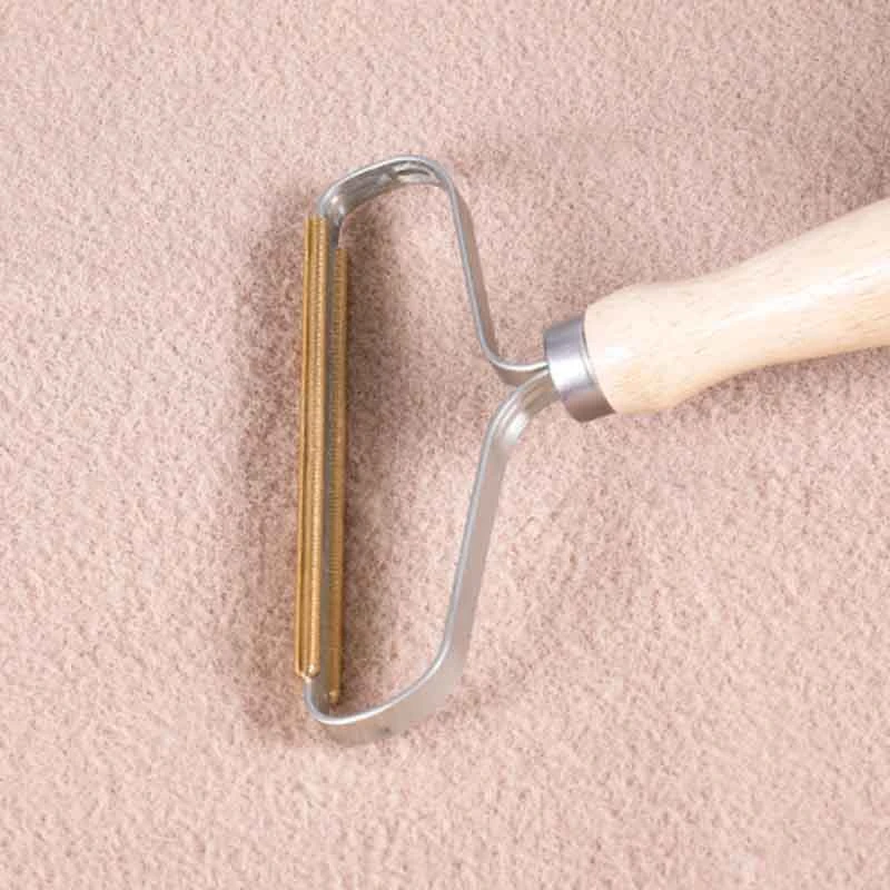 

2PcsPortable Manual Lint Remover Clothes Fuzz Pills Trimmer Lint Remover Roller for Sweater Suede Coat Woolen Coat Stripper