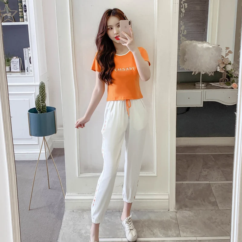 Женский костюм из двух предметов облегающая короткая футболка с открытой спиной