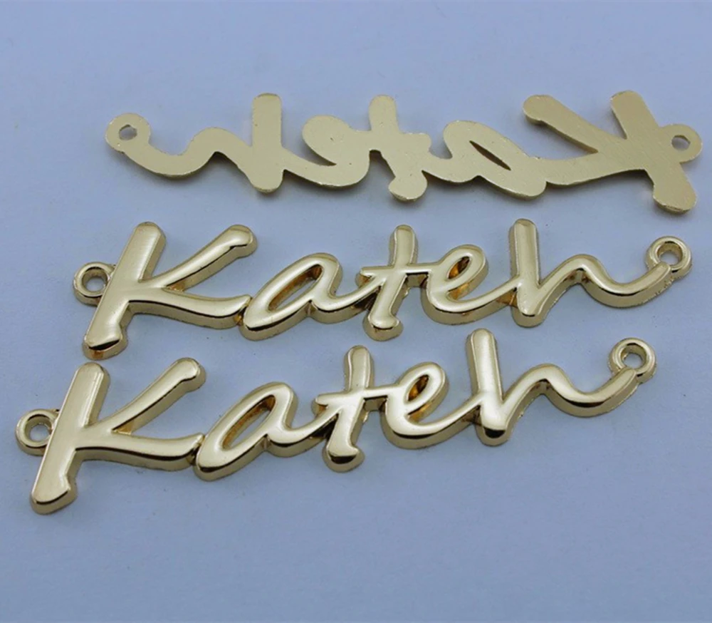 В зависимости от пожеланий заказчика (100 шт./упак.) английские буквы металлические