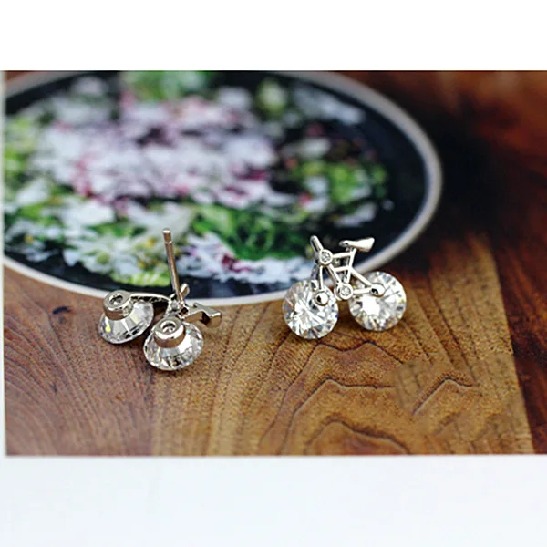 Женские серьги-гвоздики из серебра 925 пробы с натуральным кристаллом | Украшения
