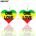 SOMESOOR 3 цвета полосы ONE LOVE слоган деревянные с обеих сторон печать в форме сердца Висячие серьги для женщин Подарки