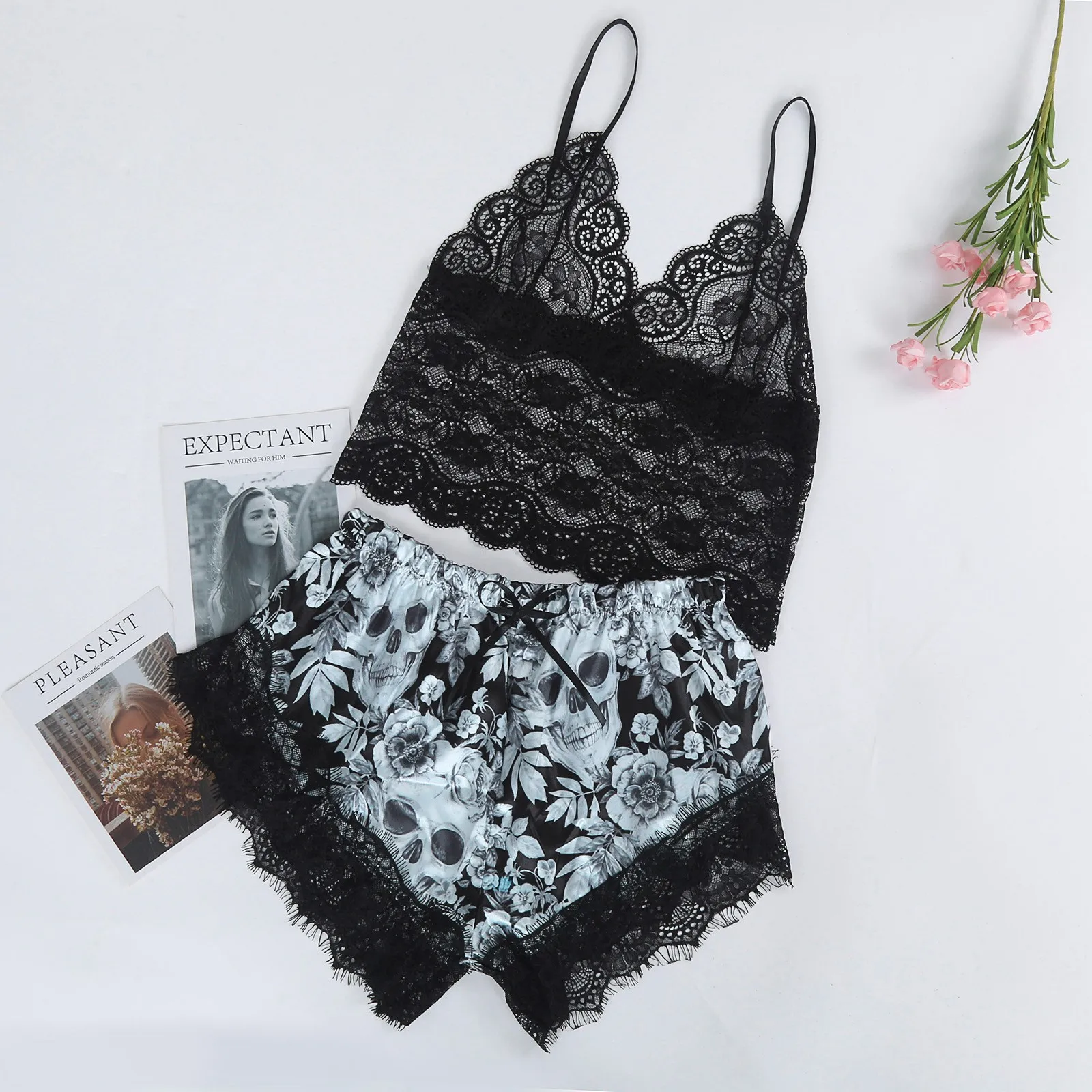 

Одежда для сна, пижамы для женщин, ночные рубашки, нижнее белье, сексуальные пижамы, атласная одежда с принтом и V-образным вырезом, домашний ...