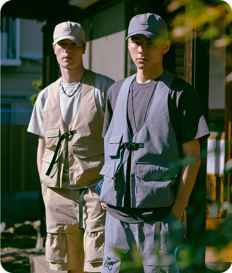 Жилетка мужская однотонная с множеством карманов модная уличная одежда для