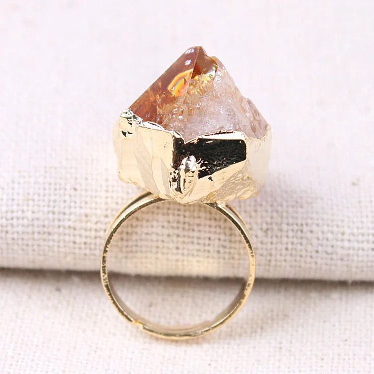 Регулируемое кольцо с натуральным топазом