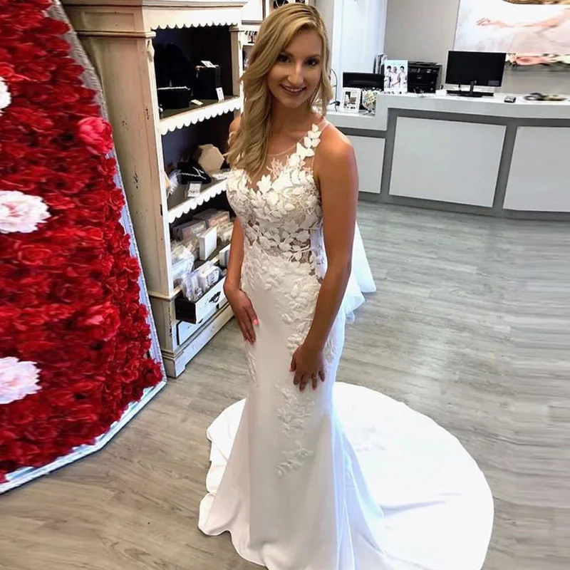 

Illusion Mermaid Wedding Dresses Scoop Neck Sleeveless Appliques Bride Gowns Covered Button Sweep Train Wedding Dress