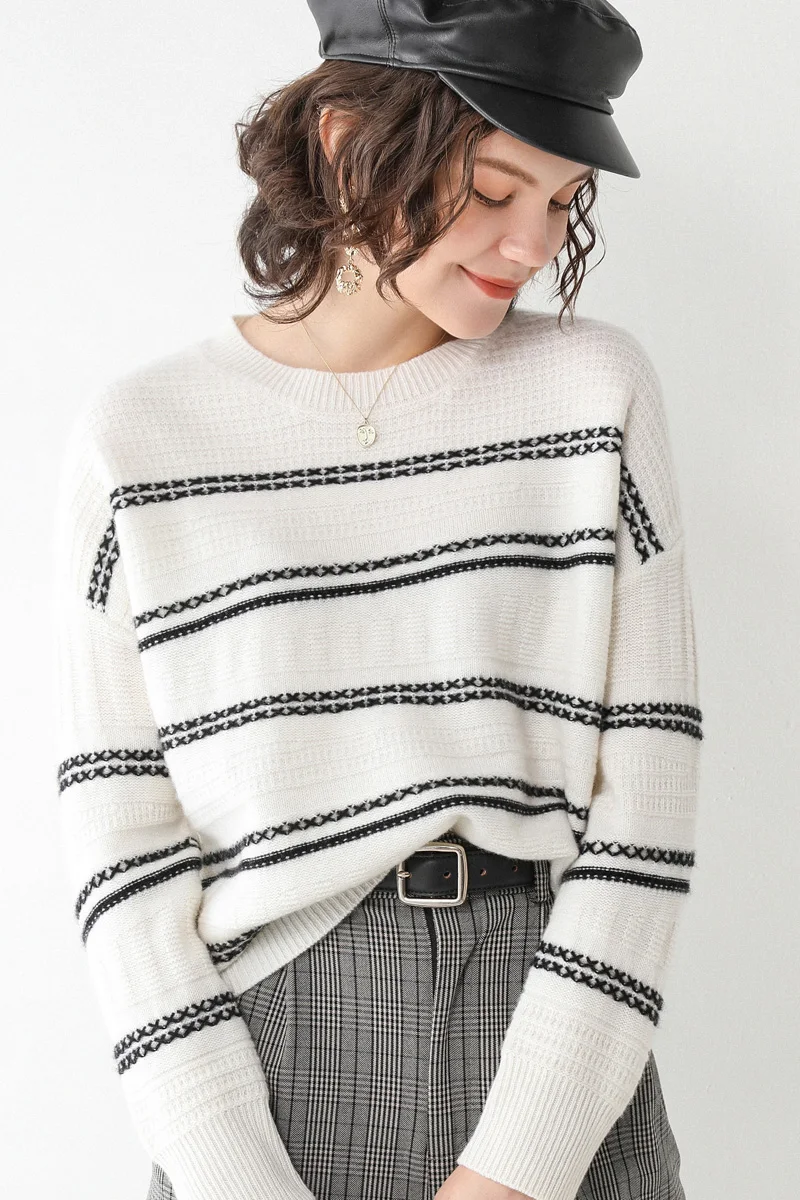 

T-neck sweater women's new striped cashmere sweater in autumn and winter 2020