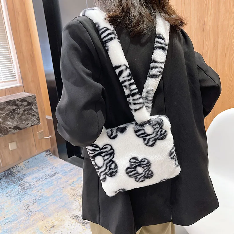 

Women's Bag Winter Fashion New 2021 Popular Leisure Shoulder Bag Printed Literary Shopper Bag Atmosphere All-match Female Bag