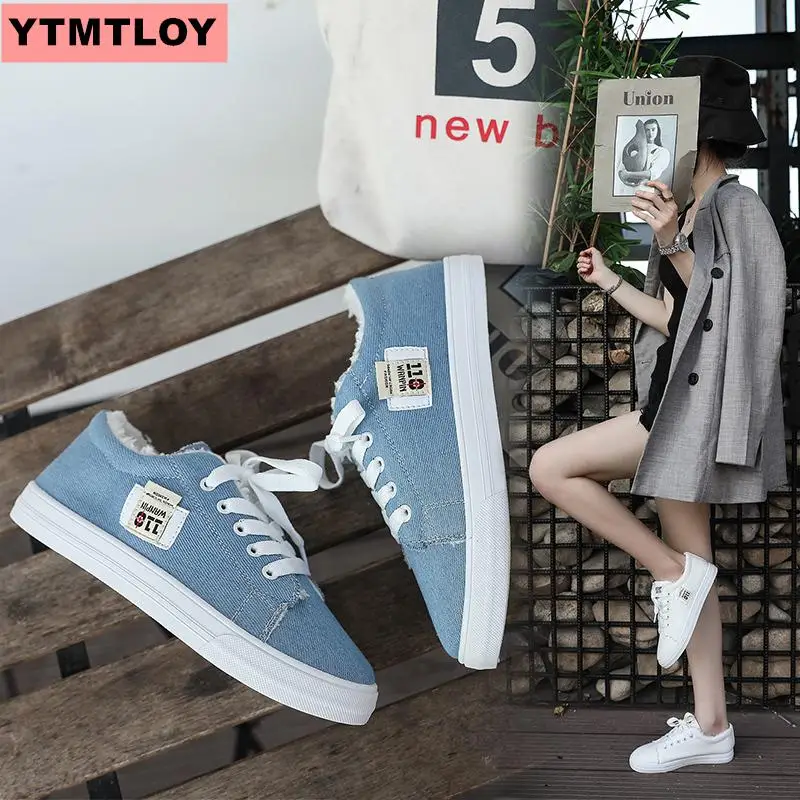 Популярные женские кроссовки Модная дышащая Вулканизированная обувь