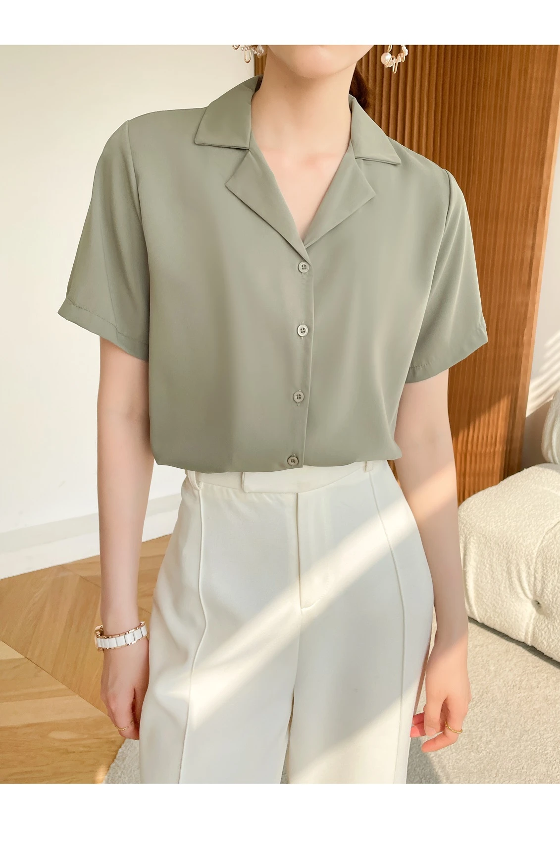 

Chiffon Loose Plus Size Women's Blouses New Casual Blouse Fashion Short Sleeve Top Solid Color Buttons POLO Shirt Summer 30062