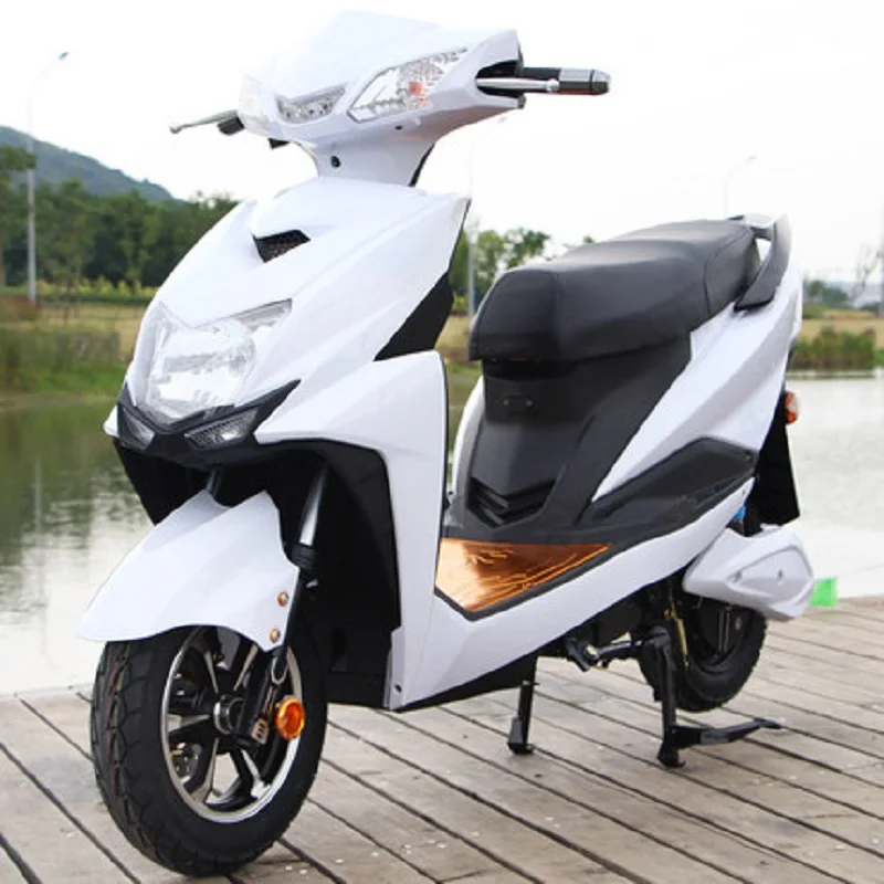 

Electric Scooter 1000W 60V 20A Electric Motorcycle Fashion Simple Operation Safe Dual Drive Self Balance Super Long Endurance