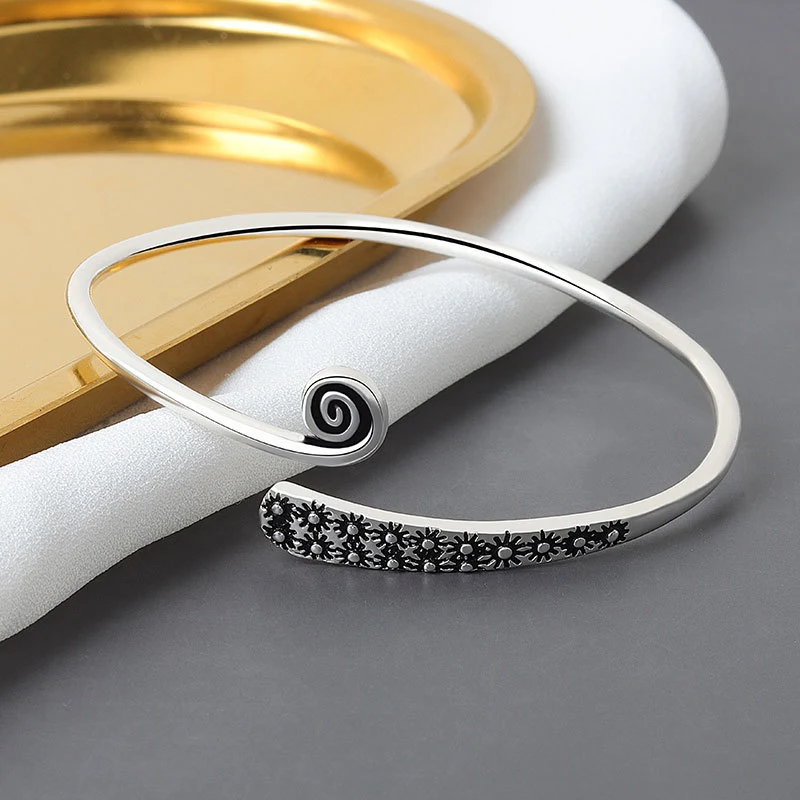 

Korean Fashion Simple Daisy Flower Open Bracelet Simple Personality Trend Temperament Women's Open Bracelet Jewelry Wholesale