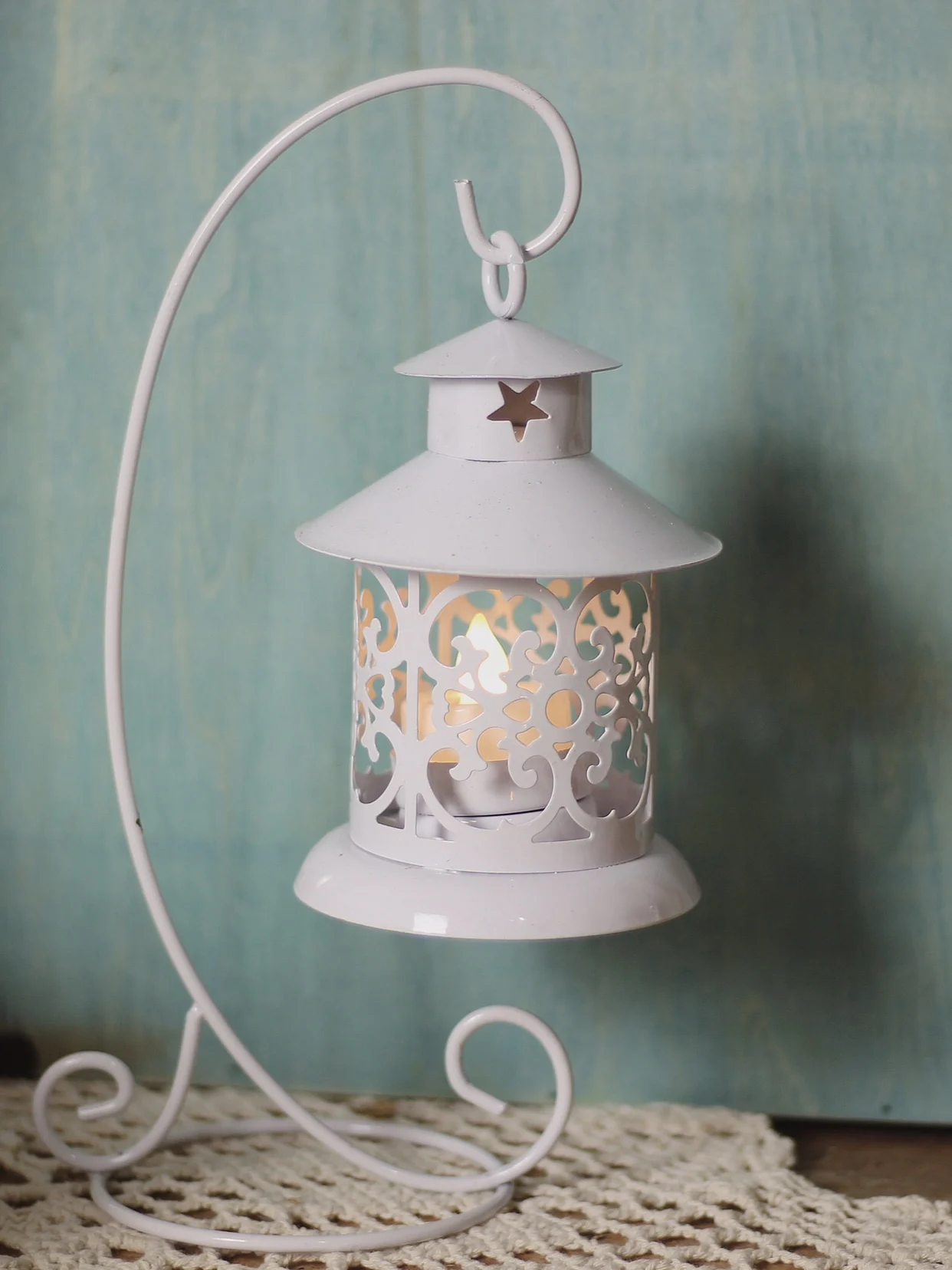 

Modern Nordic Style Candle Holders Vintage White Metal Hanging Candle Holders Decor For Table Soporte Vela House Decor EI50CH