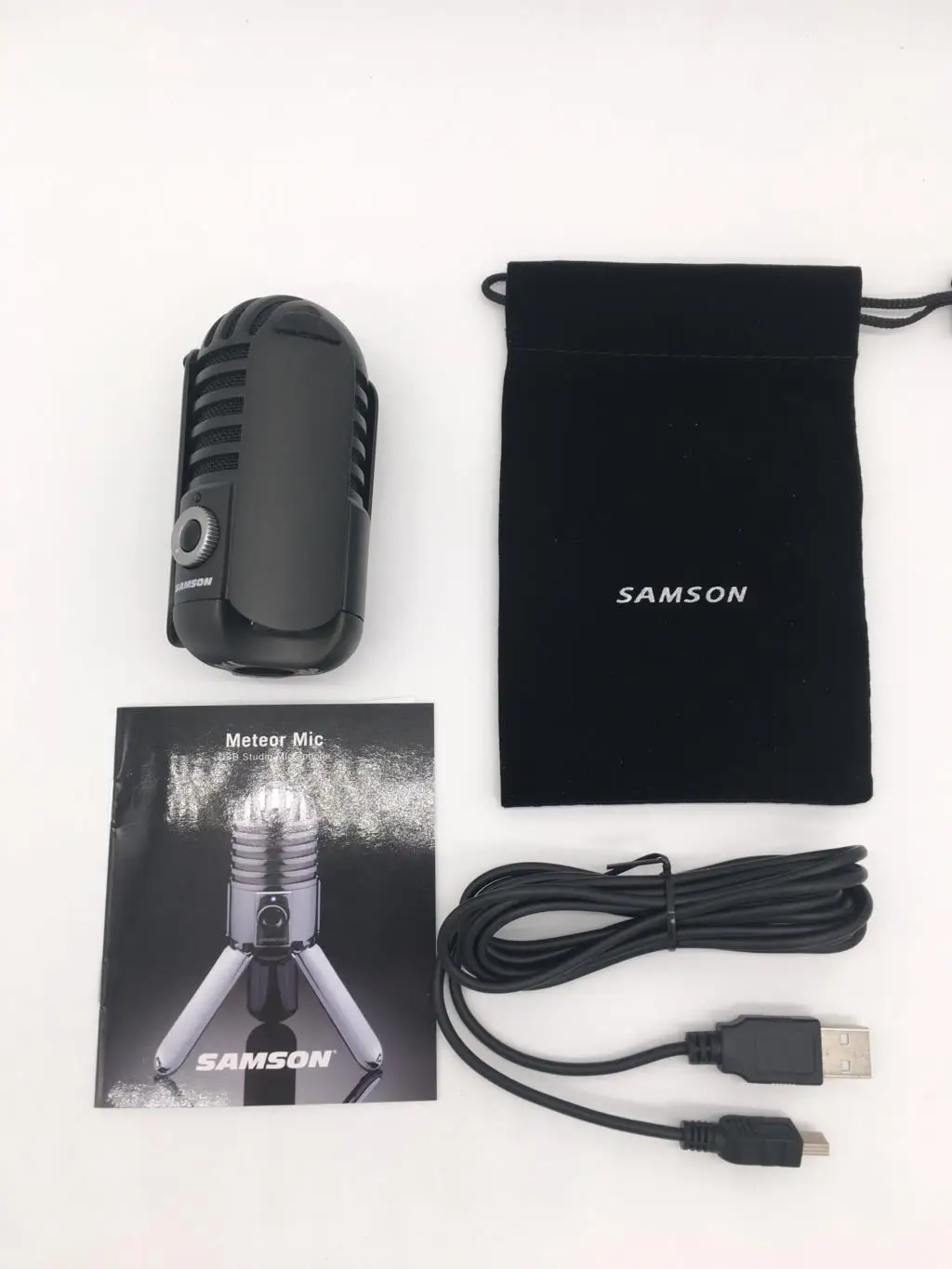 Конденсаторный микрофон Samson студийный со складными ножками кабелем USB и