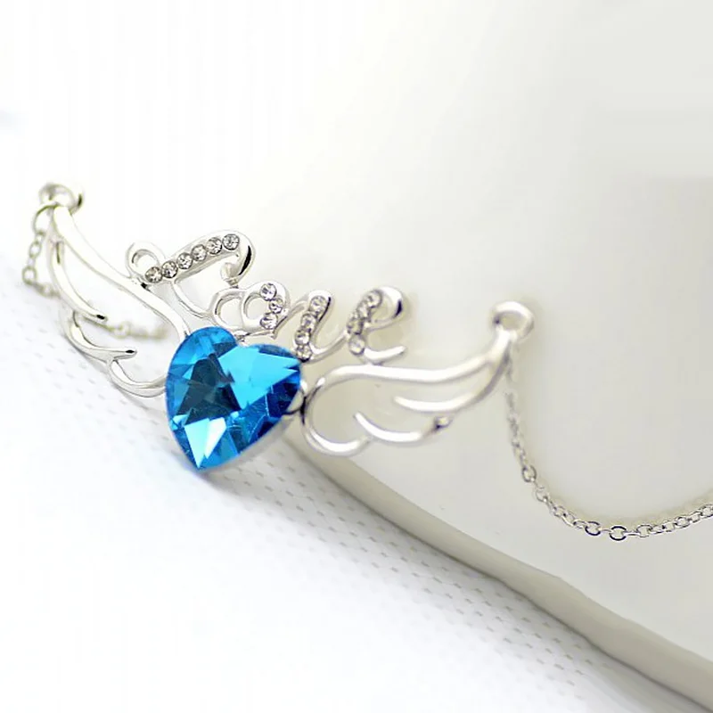 Женское ожерелье с подвеской в виде сердца кристаллами Крылья Ангела Стразы