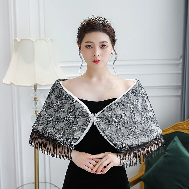 Женская короткая накидка JaneVini Черная кружевная из искусственного меха теплая