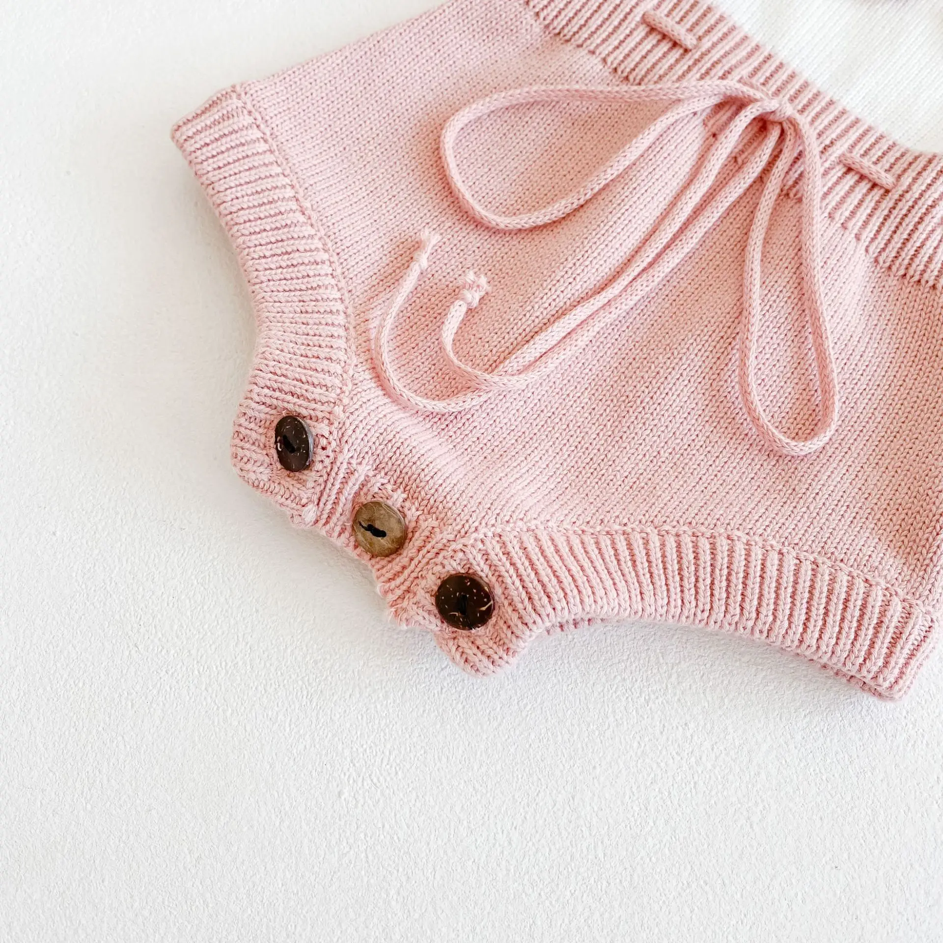 

Baby Girl Newborn Clothing Autumn Winter Knitted Bodysuits Boys Girls Sleeveless Square Collar Cute Color Jumpsuit Belt Bodysuit