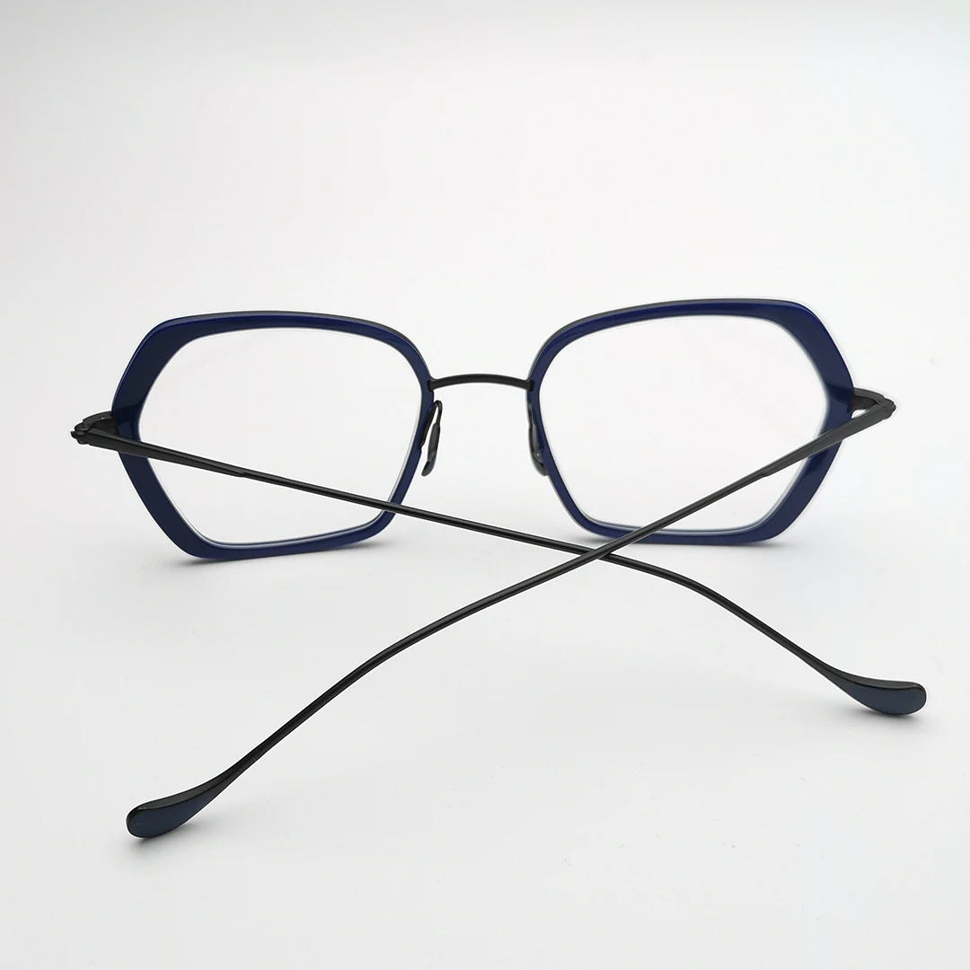 

Blue Cateye
