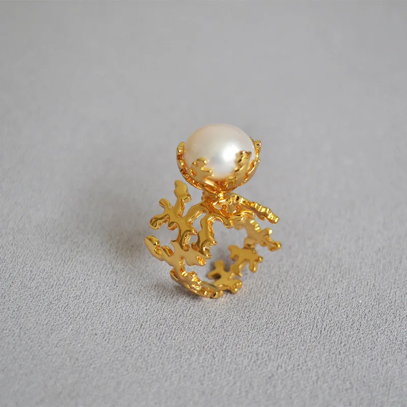

European and American court antiques wind hollow hand-carved lace tree birch coral freshwater pearl ring index ring