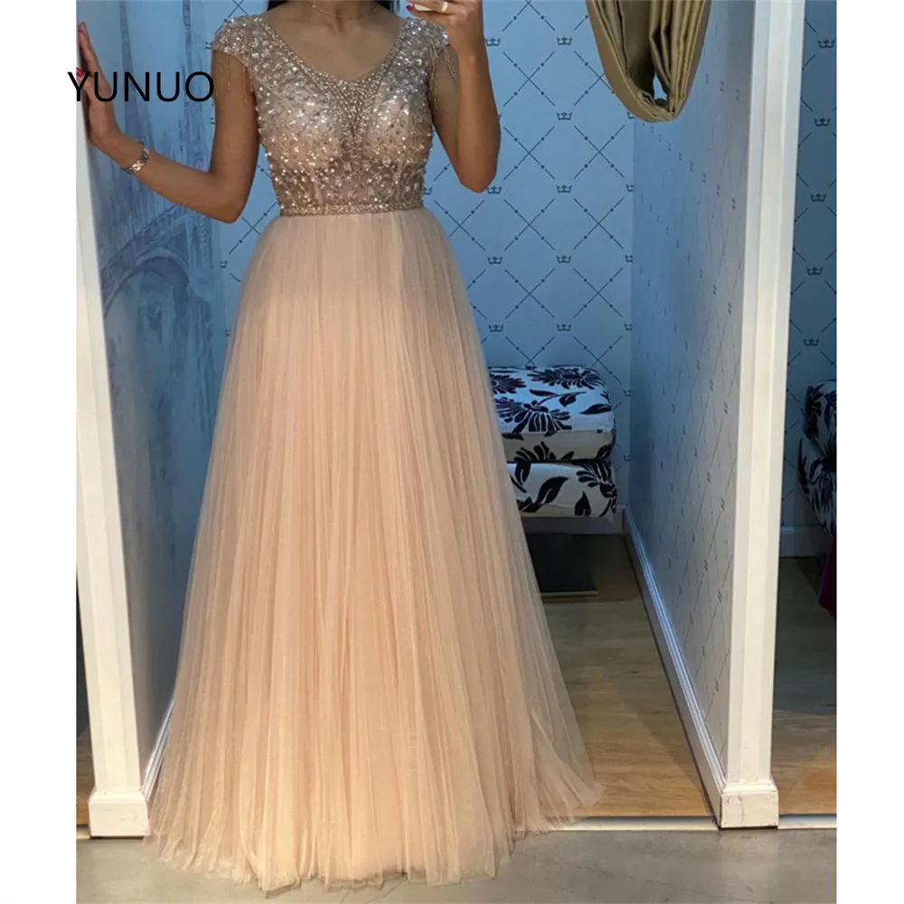 

YUNUO 2021 Elegant V-neck Tulle Prom Formal Gowns A Line Cap Sleeve vestido de fiesta Beading Evening Party Dresses Long платья