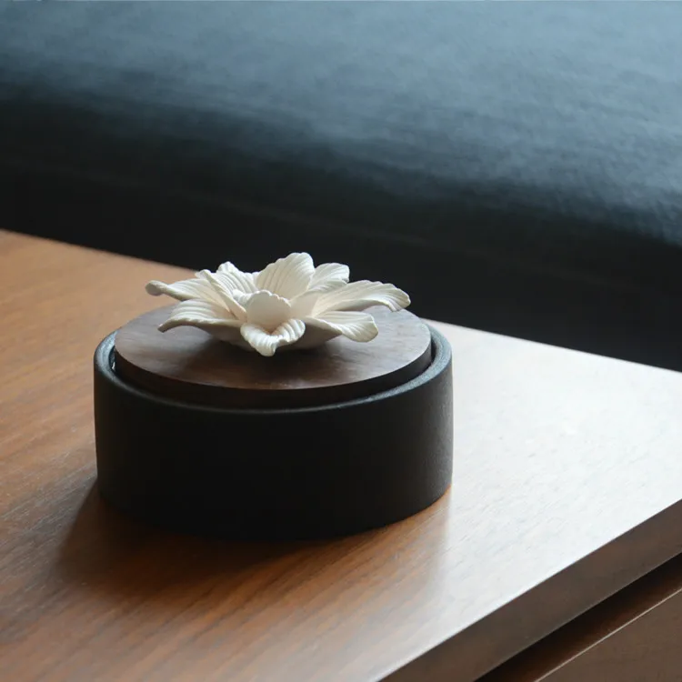 

Ceramic Flower Fragrance Cans Fire-Free Aromatherapy Indoor Lasting Fragrance. Spreading Aroma Diffuser Home Decoration Ornament